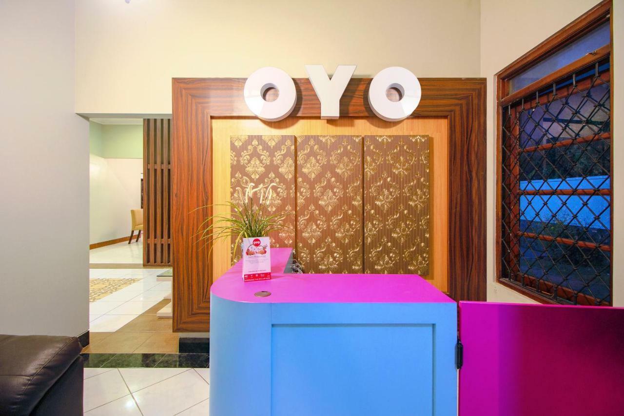 ホテル Oyo 1195 ザ ドクターズ ゲスト ハウス スヤリア Kejayan エクステリア 写真