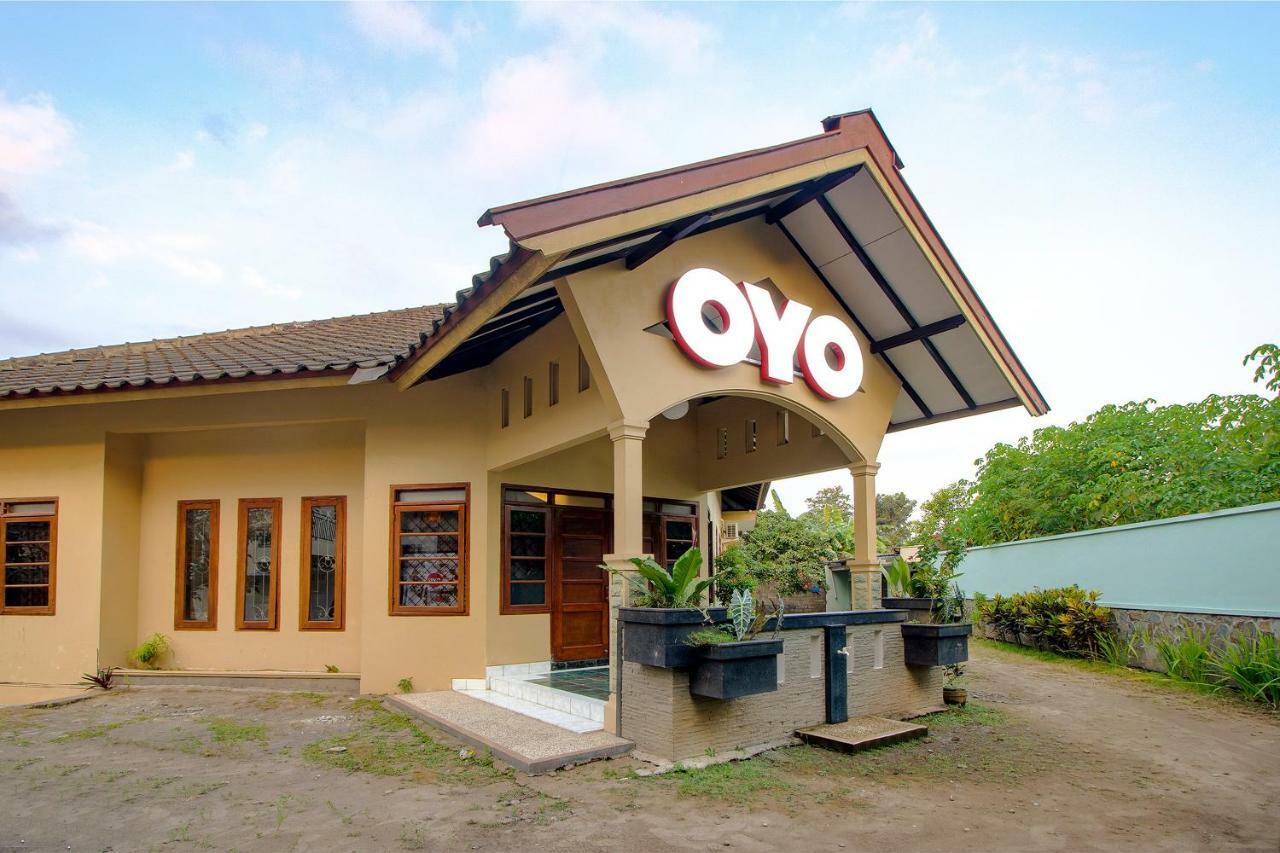 ホテル Oyo 1195 ザ ドクターズ ゲスト ハウス スヤリア Kejayan エクステリア 写真